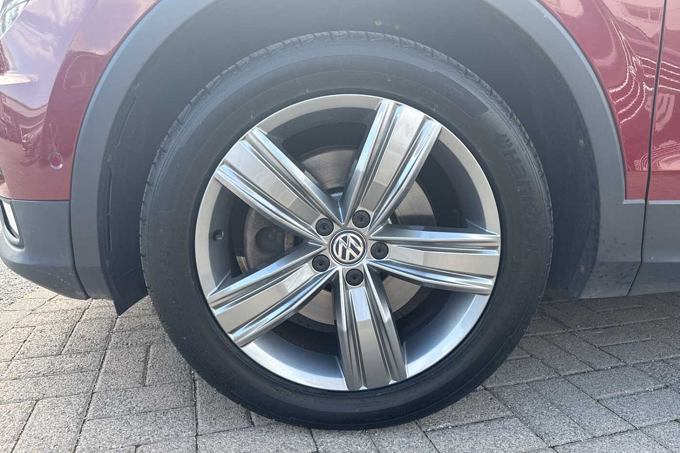 Volkswagen Tiguan 2.0 TSI 180PS SEL 4Motion DSG 5