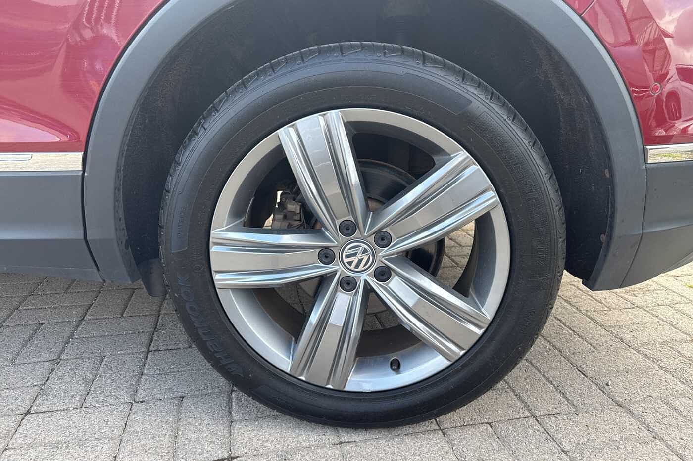 Volkswagen Tiguan 2.0 TSI 180PS SEL 4Motion DSG 5