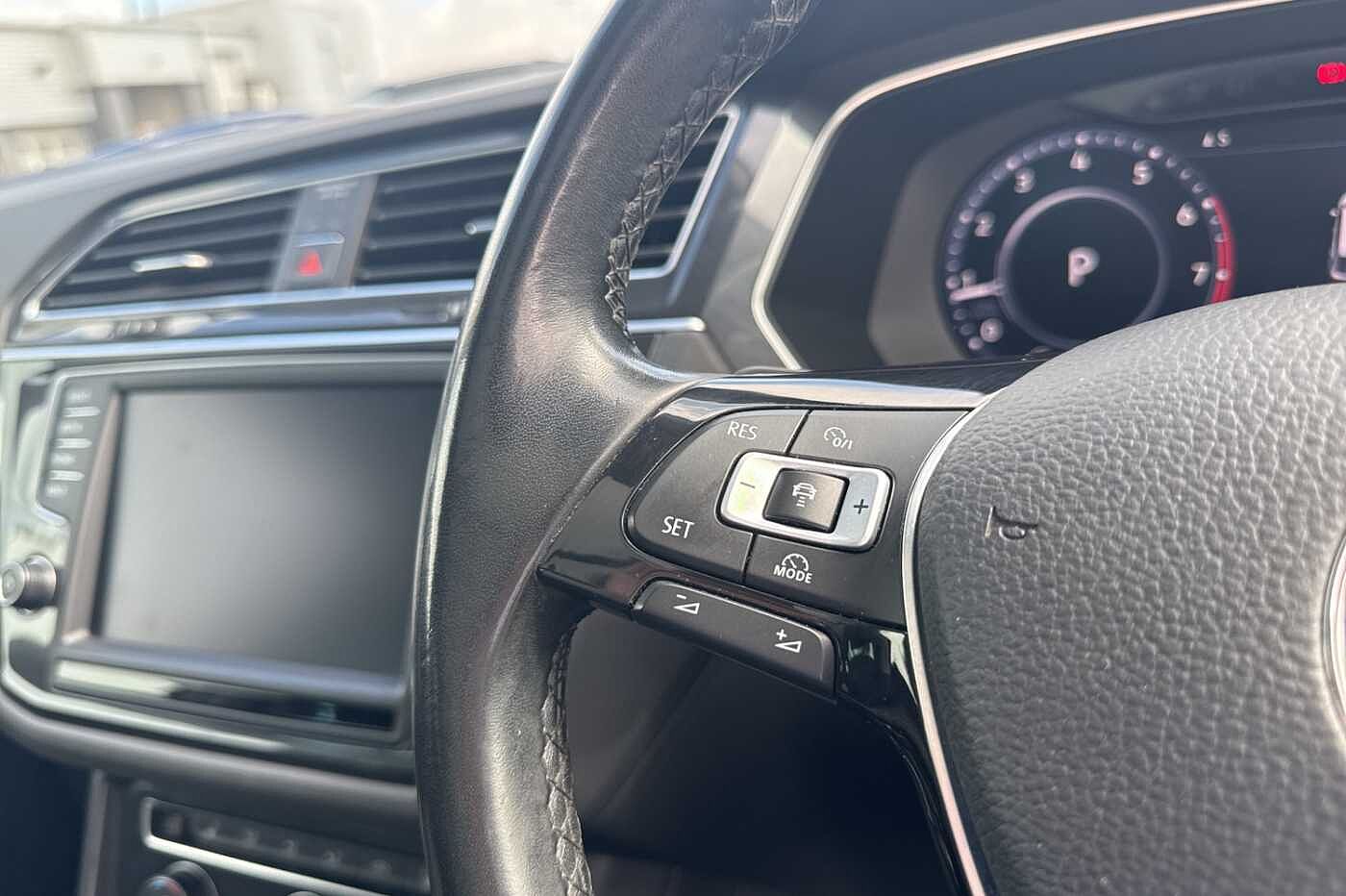 Volkswagen Tiguan 2.0 TSI 180PS SEL 4Motion DSG 5